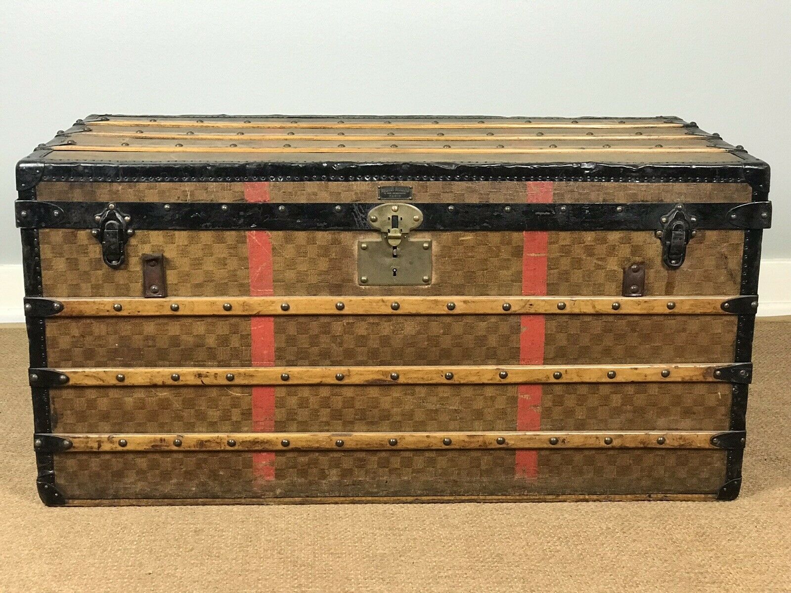 Malles antiques : 5 pièces exceptionnelles avec MeilleurVendeur.com